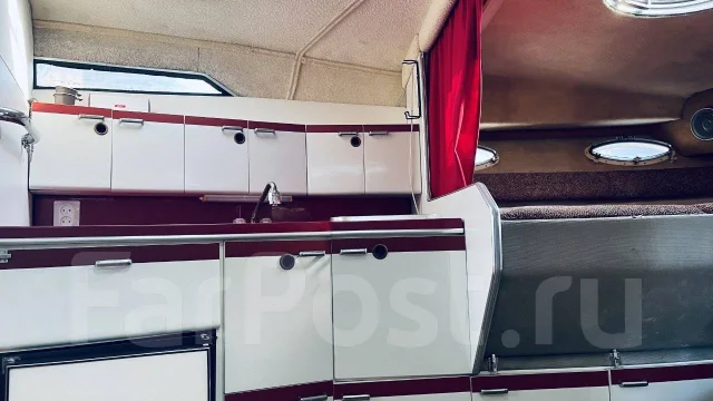 Four Winns. 1990 ���, ����� 10��., ��������� ������������, ������ ����