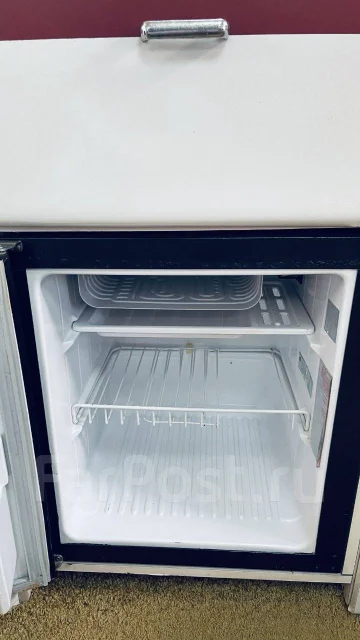 Four Winns. 1990 ���, ����� 10��., ��������� ������������, ������ ����