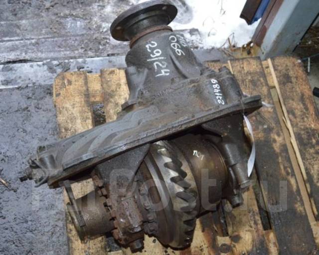 Задний мост мерседес аксор. Редуктор мерседес аксор 1840. Фланец редуктор задний мост 165 мм mercedes benz actros 3346 as. Редуктор заднего моста мерседес актрос. Главная пара редуктора камаз 5490.
