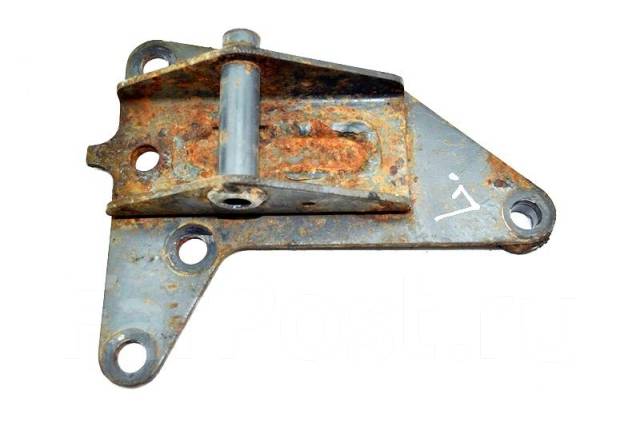 Держатель насоса автономки. Кронштейн крепления насоса автономки. Кронштейн амортизатора кабины. Педали кабины даф. Кронштейн амортизатора кабины даф 105.