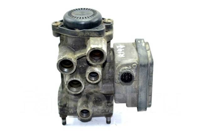 Тормозной кран рено премиум 420 dci. 5010260940 renault кран. Кран управления тормозами прицепа рено премиум dxi. Кран управления тормозами прицепа ивеко евротех. Кран тормоза прицепа рено премиум.