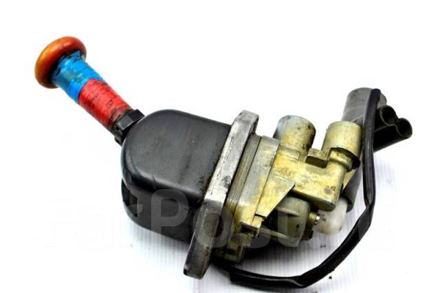 Кран ручника ивеко. Кран ручника ивеко. Кран ручника ивеко. Кран ручного тормоза кнор бремсе. Кран ручного тормоза ивеко стралис.