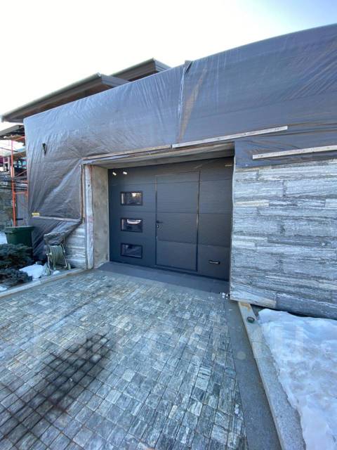 Изготовление и ремонт секционных ворот, рольставней в Артеме