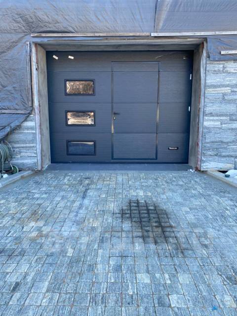 Изготовление и ремонт секционных ворот, рольставней в Артеме