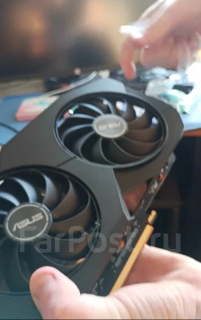 Radeon RX 6600 XT ����