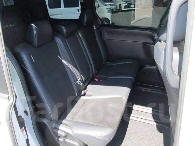 Toyota Noah. ��������, ��������, 1.8 (99��.�.), ������, 45 000����. ��, �/�. ��� ����� �� ������������ ����