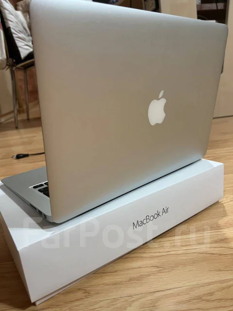Apple MacBook Air 13 2017 Mid. 13.3", 1,8����, ��� 64 �� � ������, ���� 8���, WiFi: 1, Bluetooth: 1, ����������� �� 12��. ����