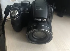 Fujifilm FinePix S1 ����