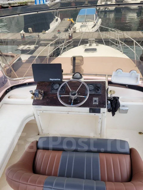 Fairline. 1989 ���, ����� 9,3��., ��������� ������������, 400��.�., ������ ����