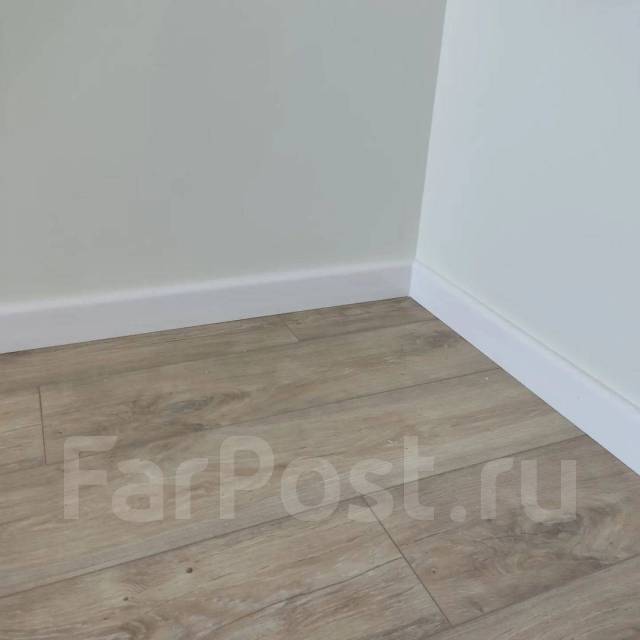 Плинтус напольный на клипсах 2,5 метра. Дюрополимер PM-002. 70x15 мм, в ...