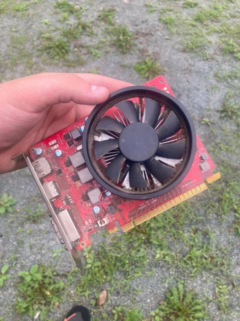 GeForce GTX 1050 ����