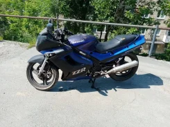 Kawasaki ZZR 250 ����