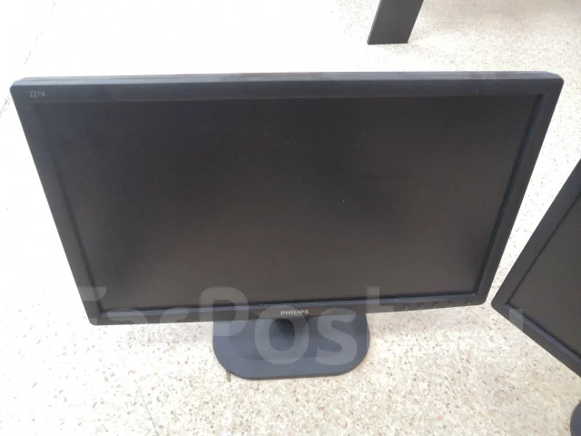 Philips. 21.5" ����