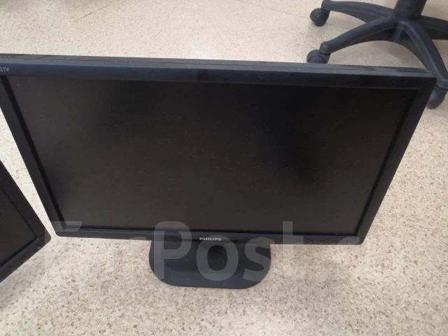 Philips. 21.5" ����