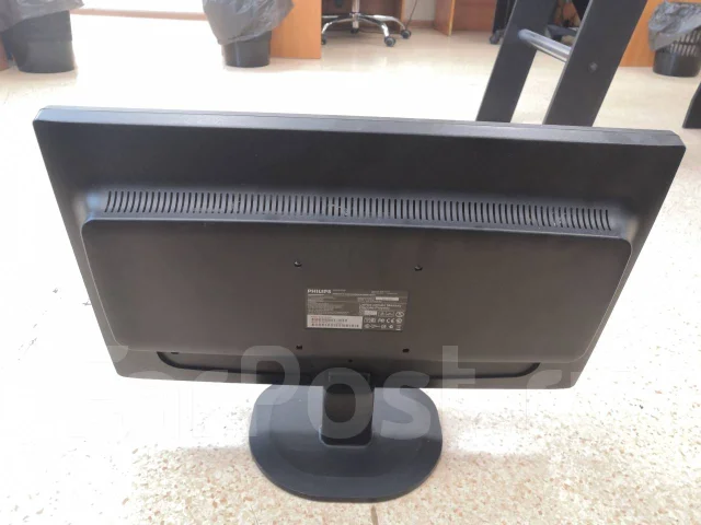 Philips. 21.5" ����