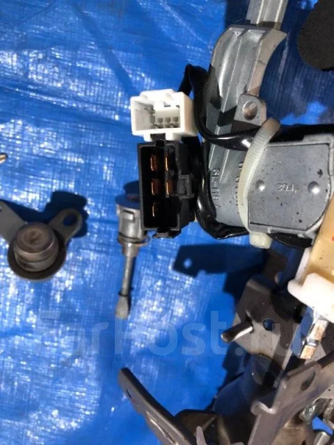 Комплект замков с ключом и рулевой колонкой. Mitsubishi Colt 2006 Z27AG ...