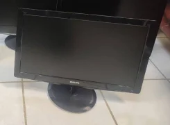 Philips. 19", ���������� �� (LCD, LED, QLED) ����
