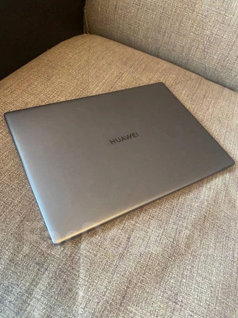 Huawei MateBook X Pro. 13.9", 2,3����, ��� 16 ��, ���� 1 000���, WiFi: 1, Bluetooth: 1 ����