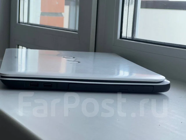 Sony VAIO. 15.6", ��� 4 ��, ���� 444���, WiFi: 1, Bluetooth: 1 ����