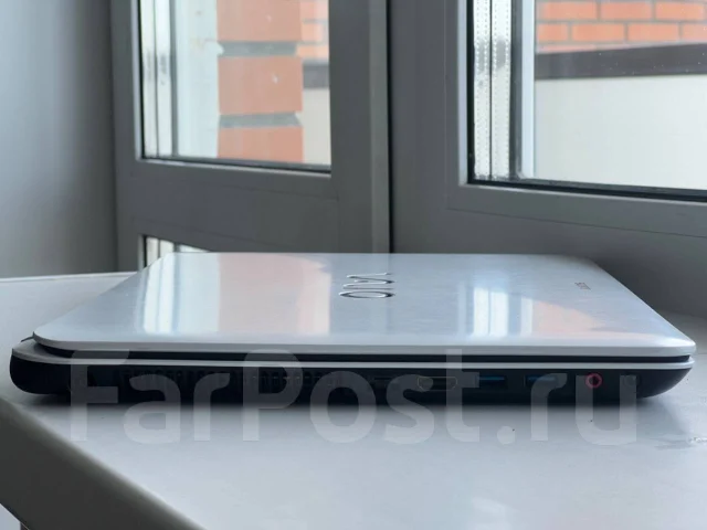 Sony VAIO. 15.6", ��� 4 ��, ���� 444���, WiFi: 1, Bluetooth: 1 ����