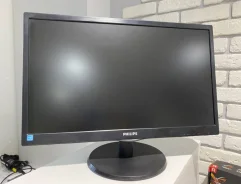 Philips. 21.5" ����