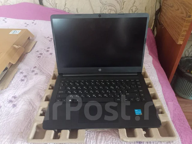 HP 14s. 14", 2����, ��� 4 ��, ���� 240���, WiFi: 1, Bluetooth: 1, ����������� �� 5��. ����