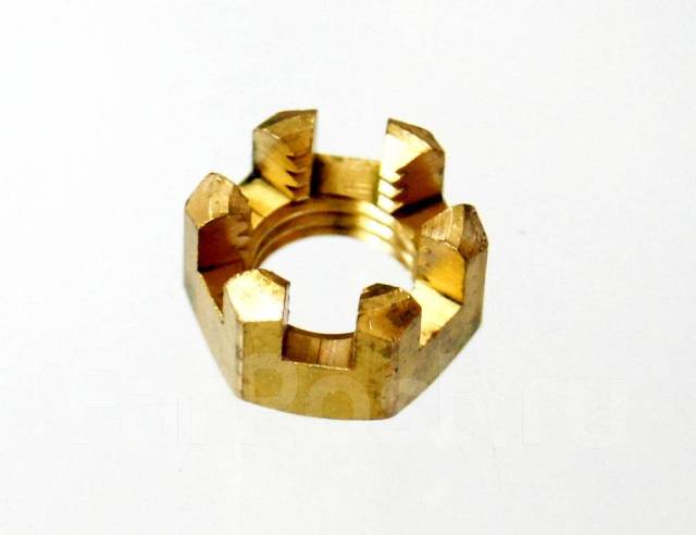 Гайка гребного винта Honda BF8 / BF9,9 / BF10 / BF15 / BF20 90301-ZV4 ...