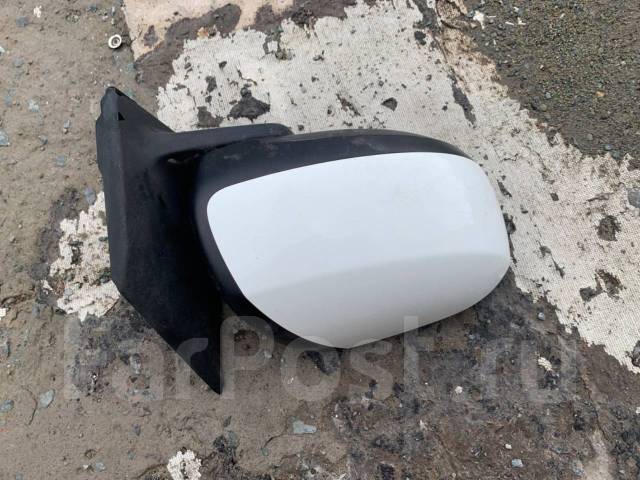 Зеркало правое купить во Владивостоке по цене: 400₽ — частное ...