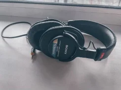 Sony MDR-7506 ����