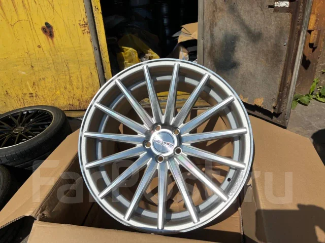 Vossen VFS-2. 10.0x20", 5x112, ET55, �� 66,6���. ����