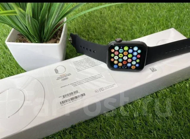 Smart Watch. GPS, NFC, IP67, IP68 ����