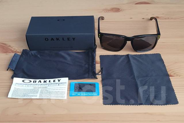 Oakley holbrook cena sales