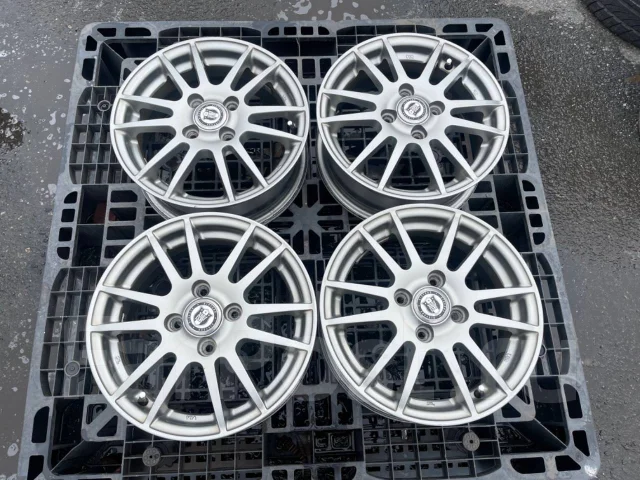 Velox Nirvana. 5.5x14", 4x100, ET50, �� 73���. ����