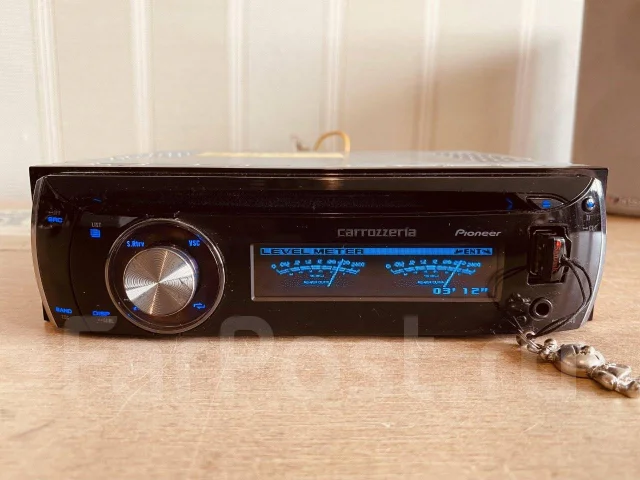 Pioneer Carrozzeria DEH-P640 USB, AUX, iPod, AM/FM, MP3, AAC, 1