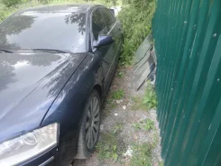 Audi A8 ����