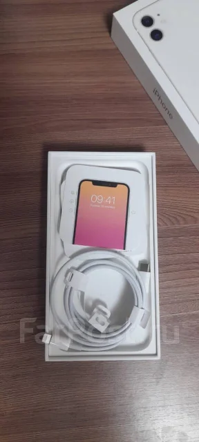 Apple iPhone 11. �/�, �����, 4G LTE ����