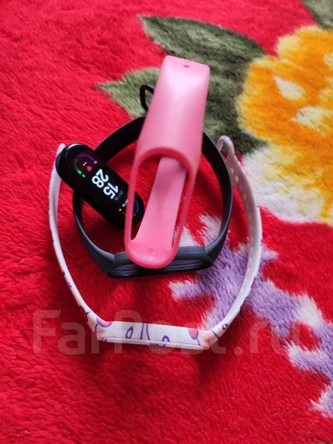 Xiaomi Mi Band 6 ����