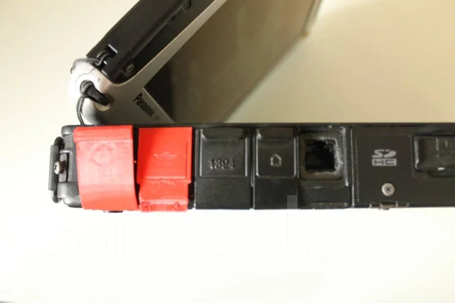 Panasonic Toughbook CF-19. 10.4", 1,2����, ��� 2048 ��, ���� 300���, WiFi: 1, Bluetooth: 1, ����������� �� 8��. ����