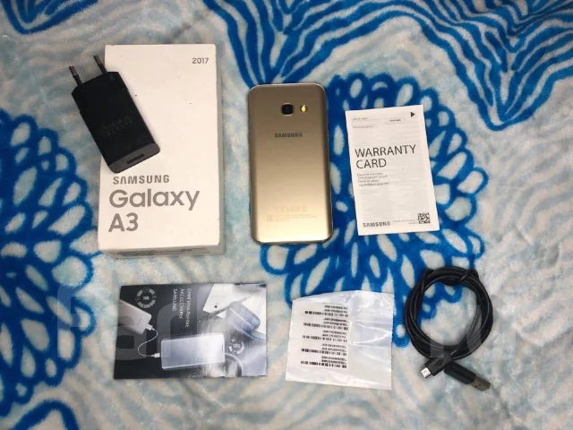 Samsung Galaxy A3 2017. �/� ����