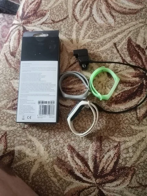 Xiaomi Mi Band 4. GPS, IP67, IP68 ����