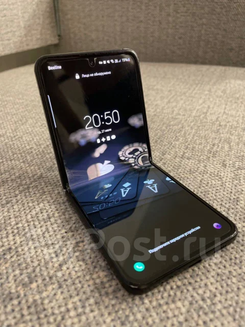 Samsung Galaxy Z Flip. �/�, ������ ����