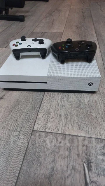 Microsoft Xbox One S ����