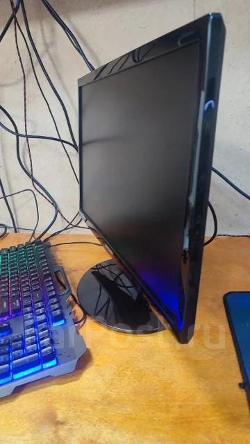 Samsung. 22", ���������� �� (LCD, LED, QLED) ����