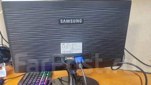 Samsung. 22", ���������� �� (LCD, LED, QLED) ����