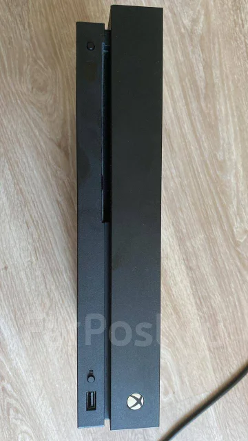 Xbox One X 512�� + 2 ��������� � 2 ����� ����