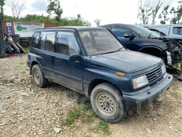 Suzuki escudo td01w