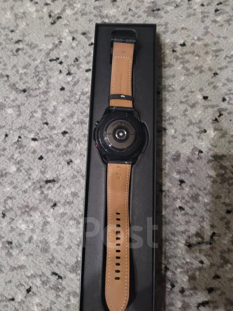 Samsung Galaxy Watch3 ����