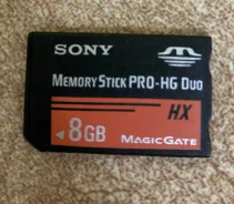 Memory Stick PRO-HG Duo. 8��� ����