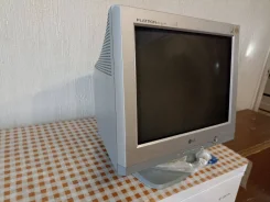 LG. 17", ���������� ��� (CRT) ����