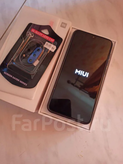 Xiaomi Mi9 SE. �/� ����